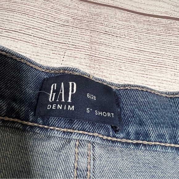 GAP Distressed Mid Rise Denim Short - Picture 5 of 13